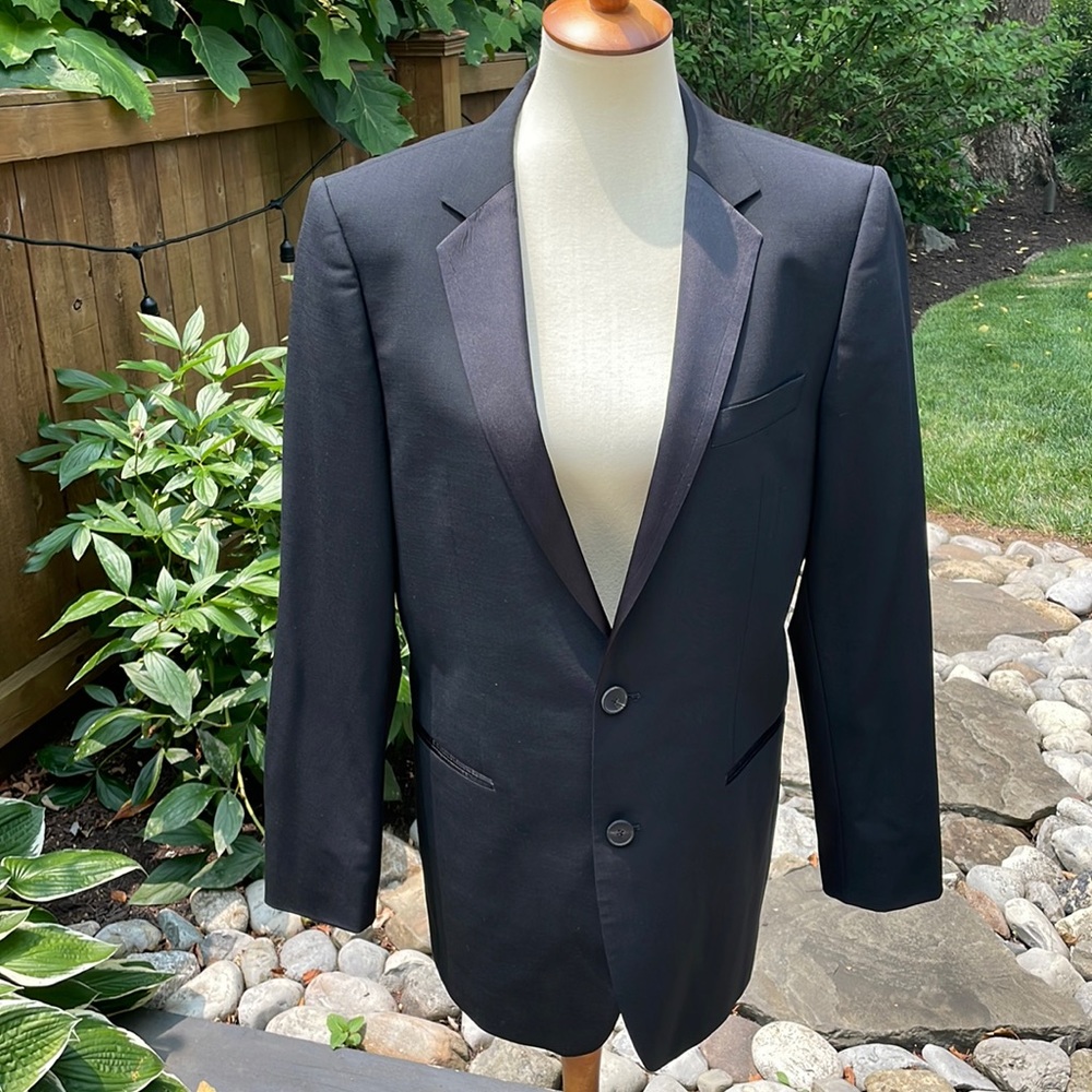 HUGO Boss Tuxedo - Picture 2 of 14